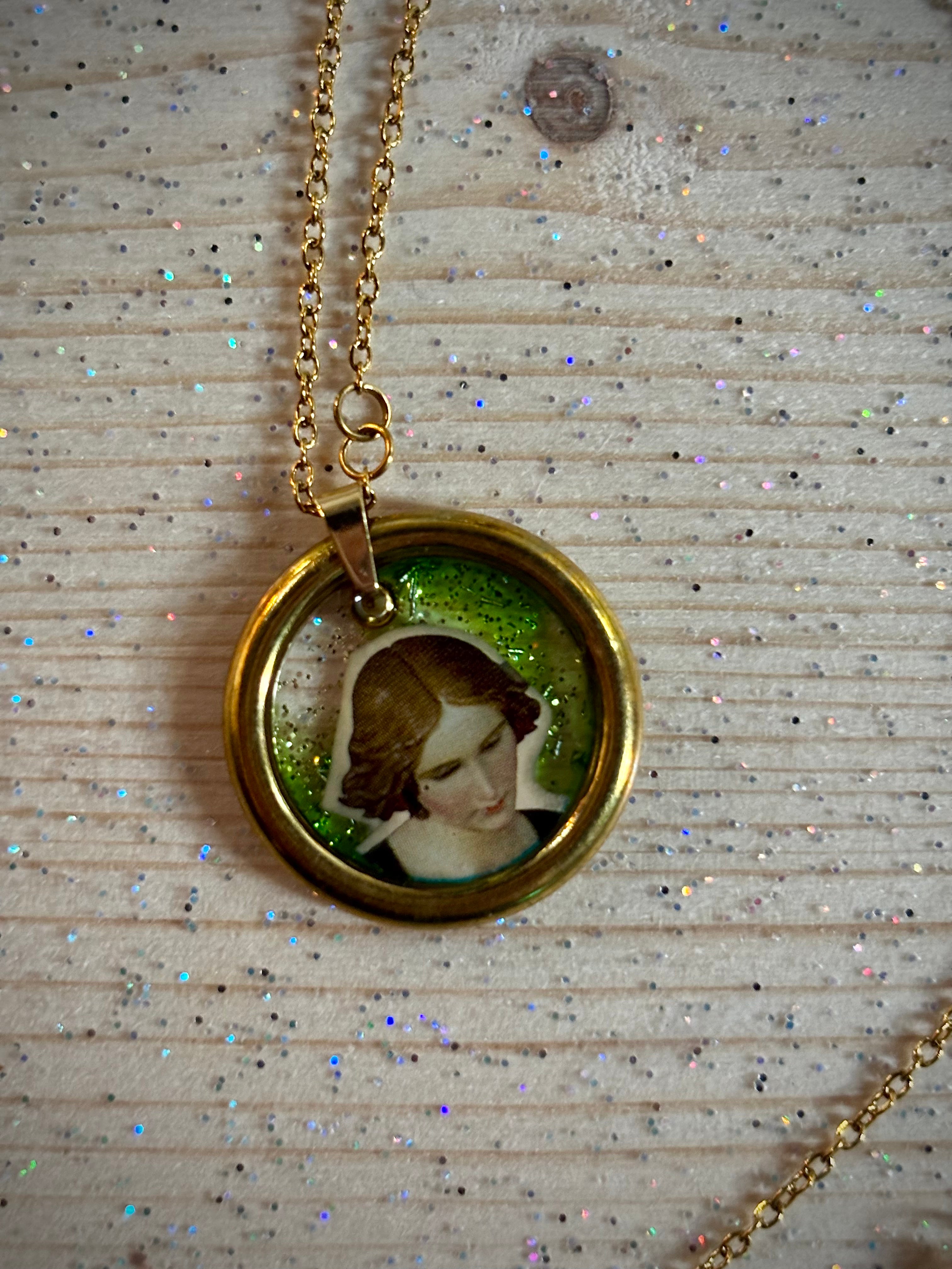 Collana con ciondolo - Short Bob
