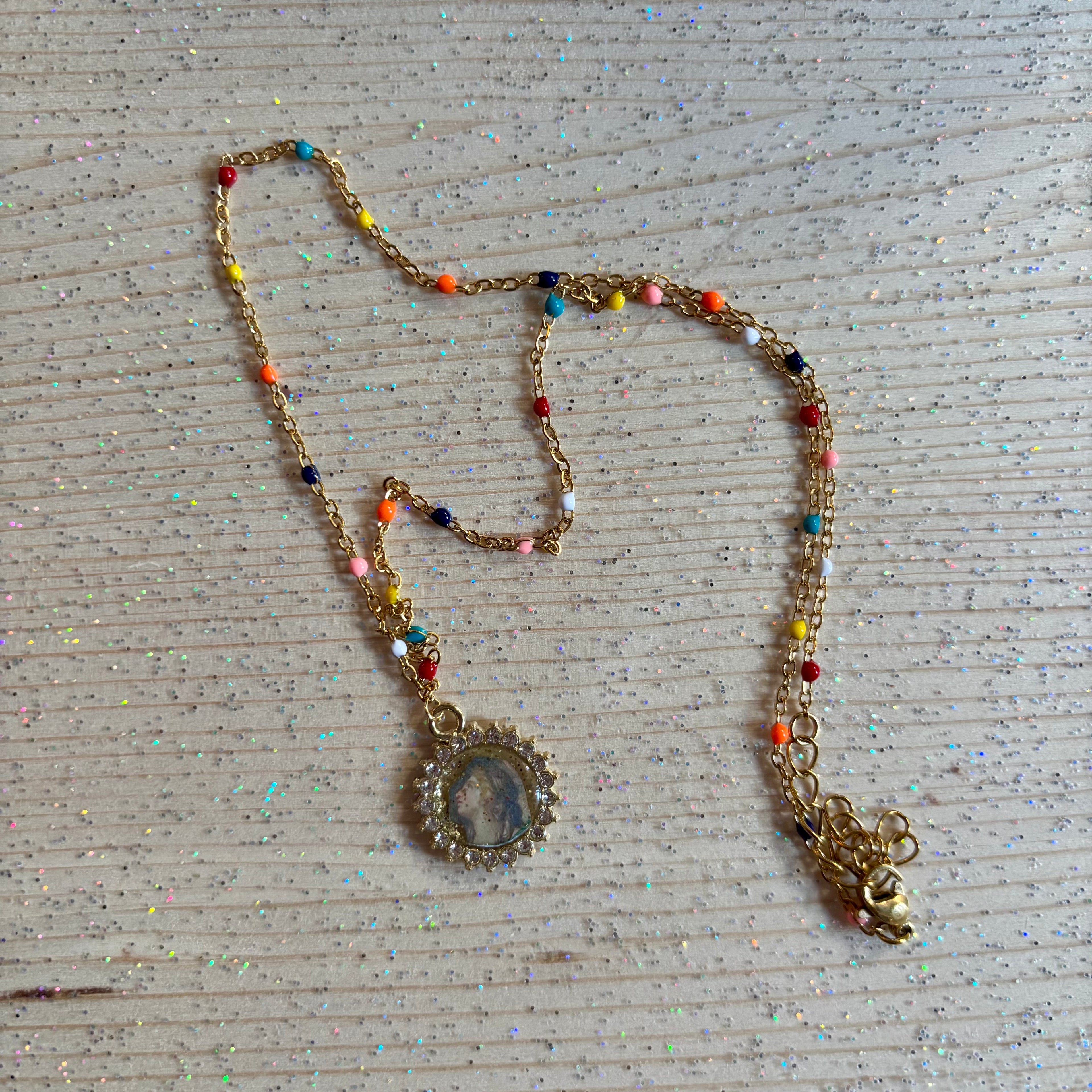 Collana con ciondolo - Donna Castana