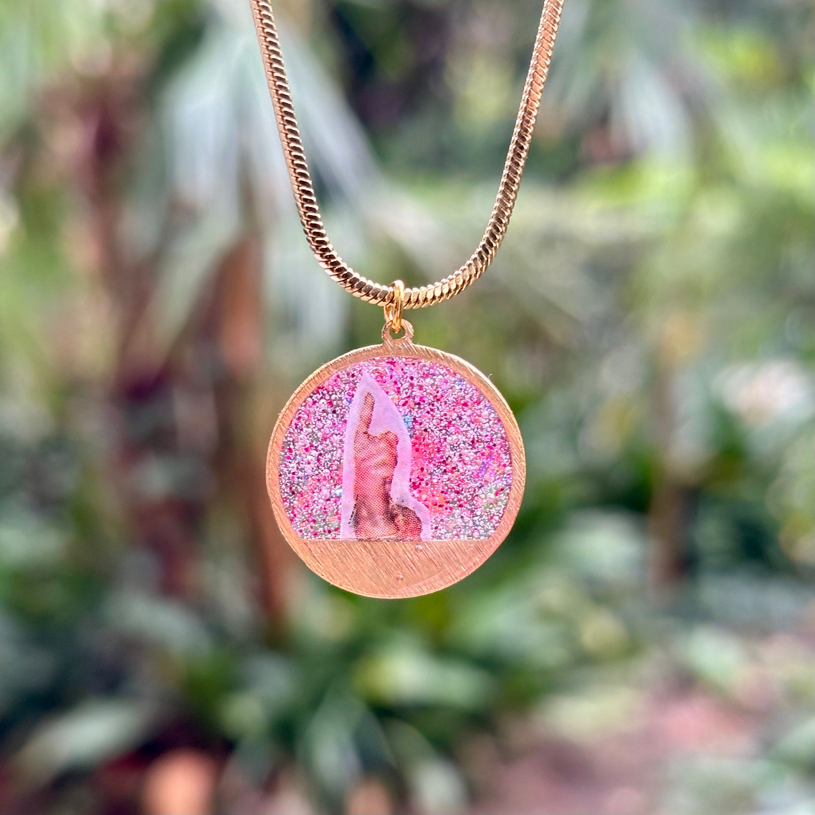 Collana con ciondolo - Audite Omnes