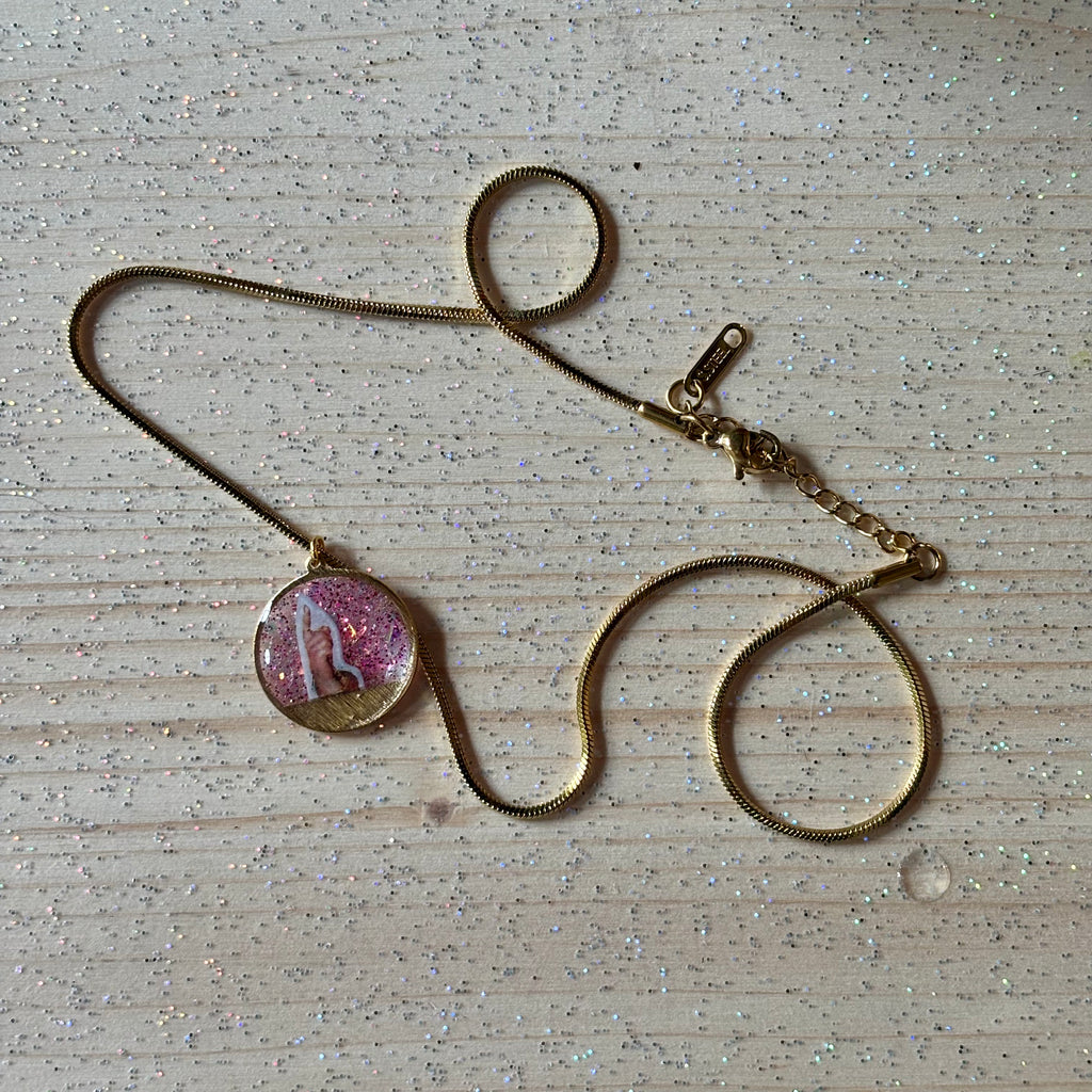 Collana con ciondolo - Audite Omnes